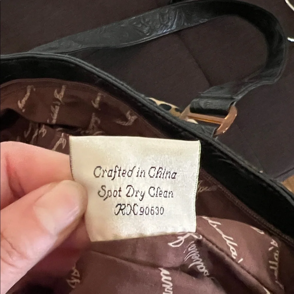 #1029+ Leopard Print Tote Bag with Black Accents - Picture 4 of 13